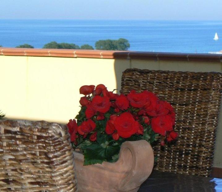 Antigua B&B Porto Potenza Picena Exterior foto